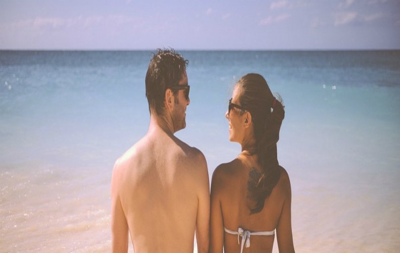 How to really date and love an expat woman